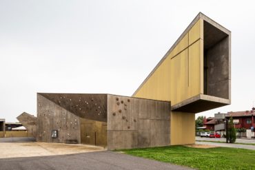 New Church and Parish Center in Cavernago